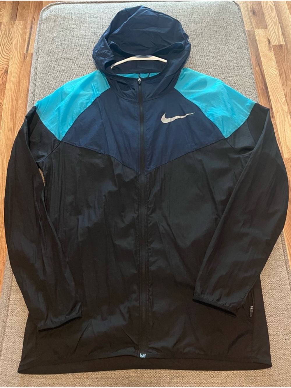 Nike Men's Lightweight Windrunner Windbreaker Running Jacket Size S